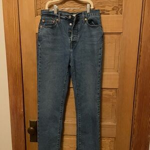 Levi’s Women's High-Rise Wedgie Straight Cropped Jeans